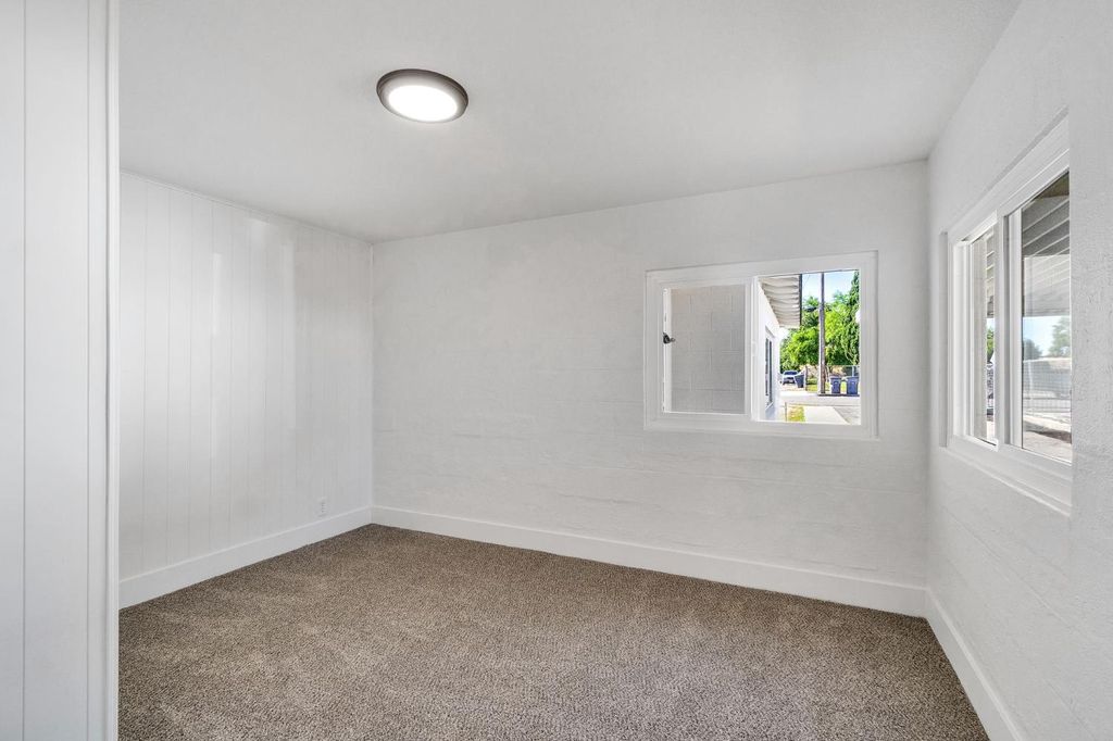Image 21 of property listing at 2819 E Tyler Avenue, Fresno, CA 93701