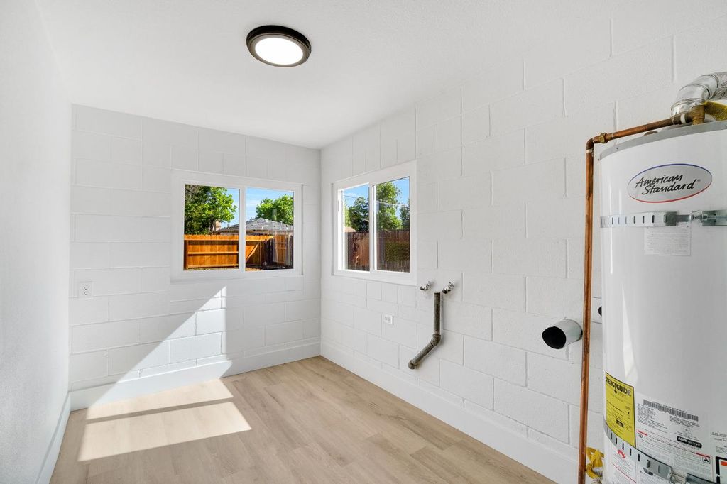 Image 23 of property listing at 2819 E Tyler Avenue, Fresno, CA 93701