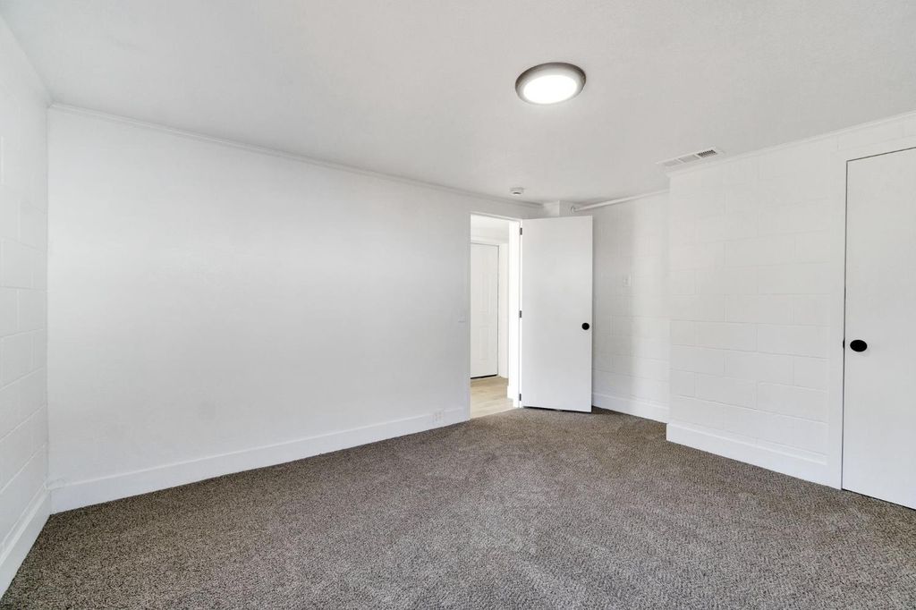 Image 26 of property listing at 2819 E Tyler Avenue, Fresno, CA 93701