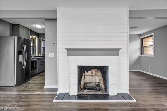 204 Grove Avenue, Cuyahoga Falls, OH 44221