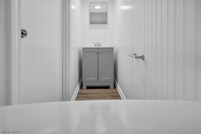 204 Grove Avenue, Cuyahoga Falls, OH 44221