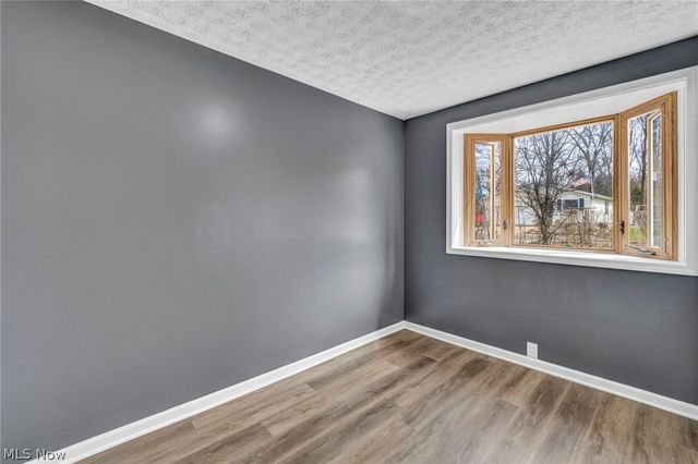 204 Grove Avenue, Cuyahoga Falls, OH 44221