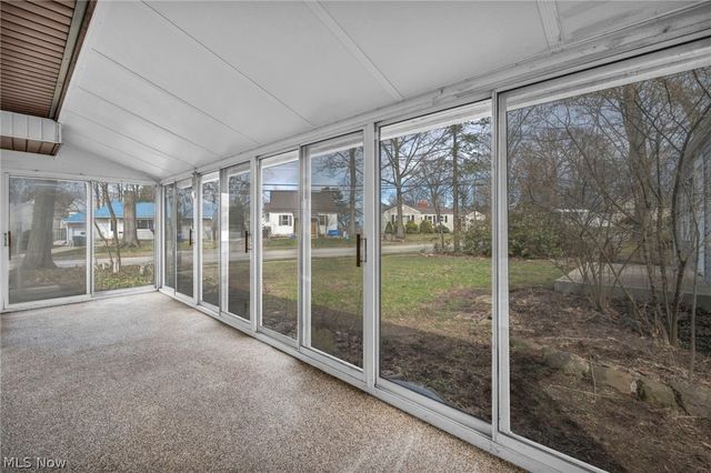 204 Grove Avenue, Cuyahoga Falls, OH 44221