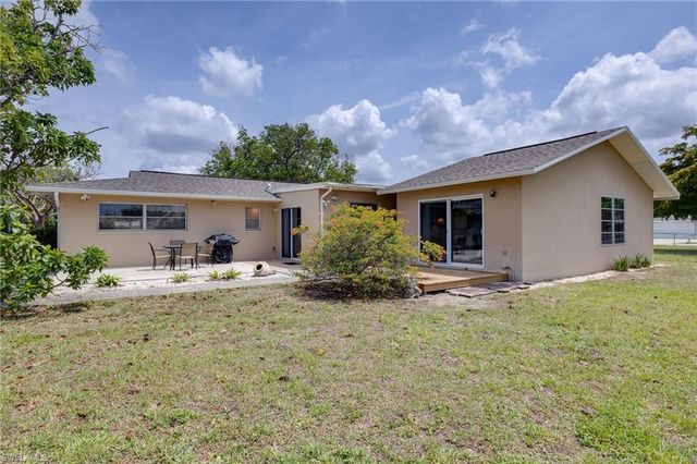 1674 Long Meadow RD, Fort Myers, FL 33919