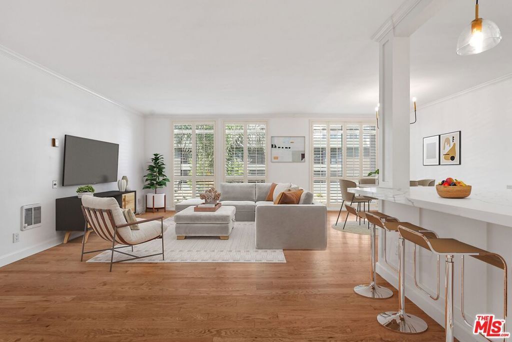 Image 1 of property listing at 7270 Hillside Avenue 302, Los Angeles, CA 90046