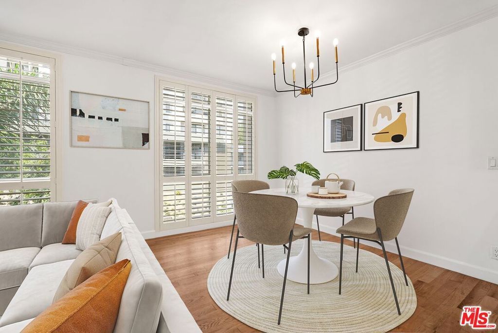 Image 3 of property listing at 7270 Hillside Avenue 302, Los Angeles, CA 90046