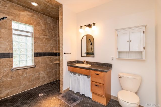 616 Superior Boulevard, Wyandotte, MI 48192
