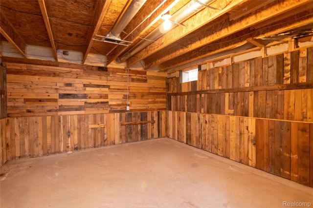 616 Superior Boulevard, Wyandotte, MI 48192