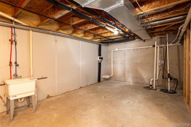 616 Superior Boulevard, Wyandotte, MI 48192