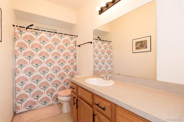 616 Superior Boulevard, Wyandotte, MI 48192