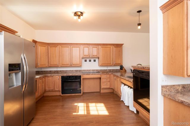 616 Superior Boulevard, Wyandotte, MI 48192