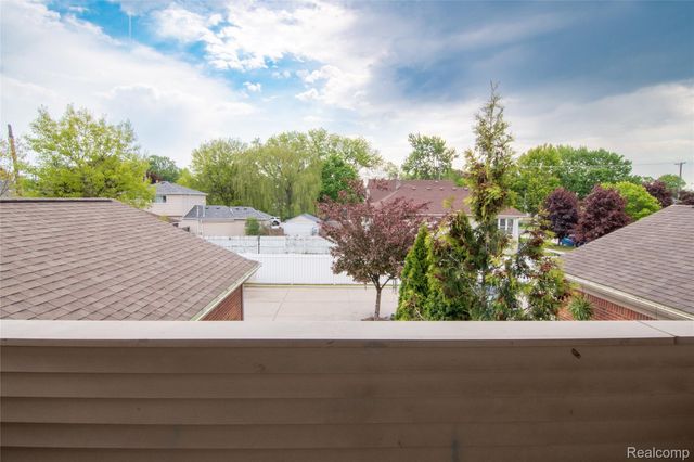 616 Superior Boulevard, Wyandotte, MI 48192