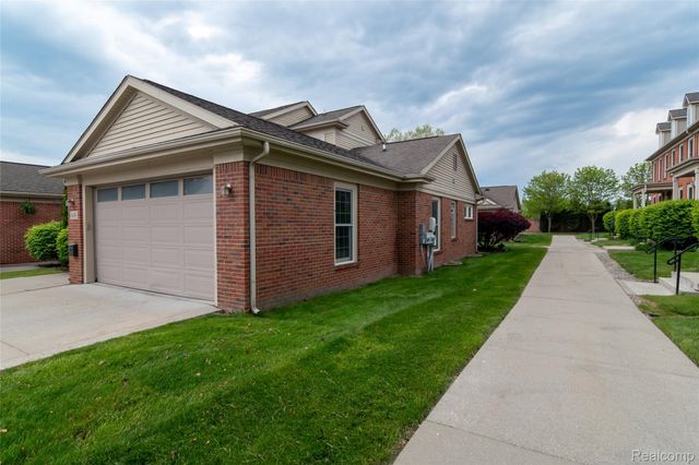 616 Superior Boulevard, Wyandotte, MI 48192