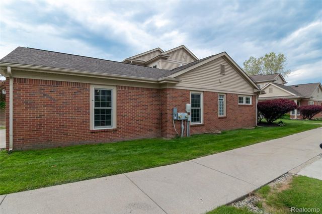 616 Superior Boulevard, Wyandotte, MI 48192