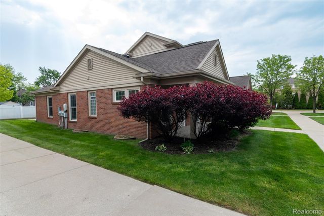 616 Superior Boulevard, Wyandotte, MI 48192