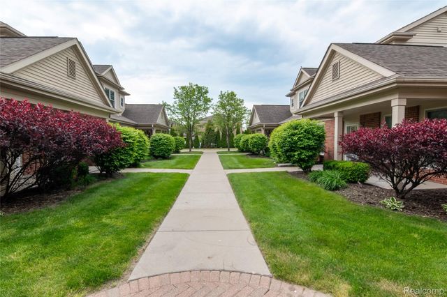 616 Superior Boulevard, Wyandotte, MI 48192