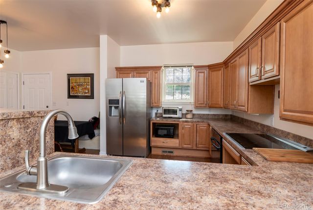 616 Superior Boulevard, Wyandotte, MI 48192