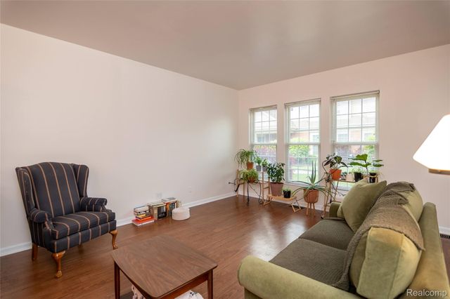 616 Superior Boulevard, Wyandotte, MI 48192