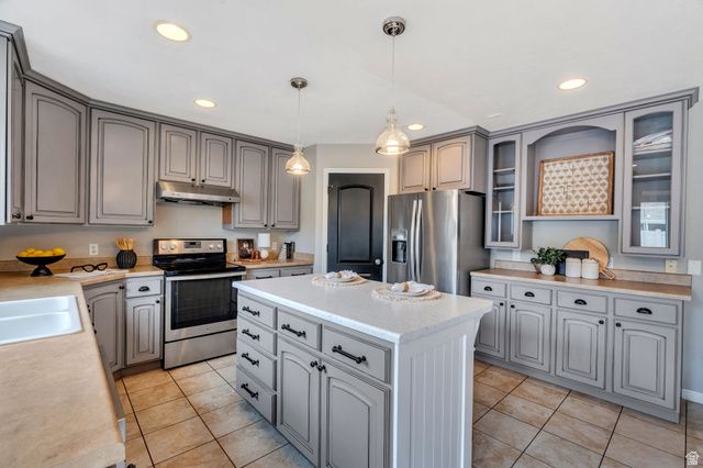 10552 S CREST HAVEN CT, South Jordan, UT 84095