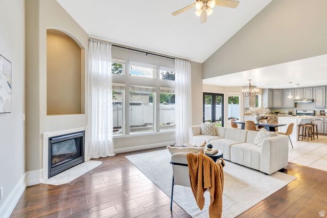 10552 S CREST HAVEN CT, South Jordan, UT 84095