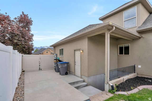 10552 S CREST HAVEN CT, South Jordan, UT 84095