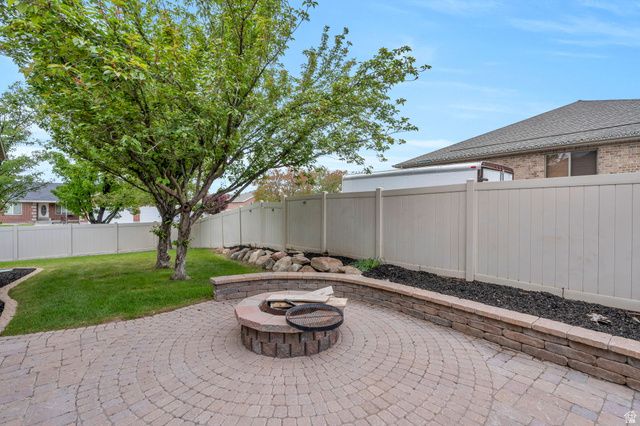10552 S CREST HAVEN CT, South Jordan, UT 84095