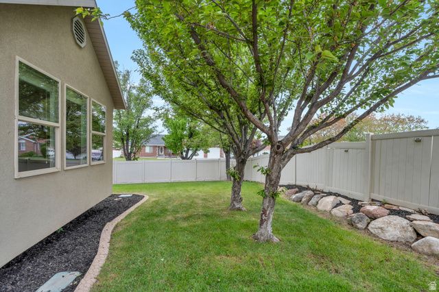 10552 S CREST HAVEN CT, South Jordan, UT 84095