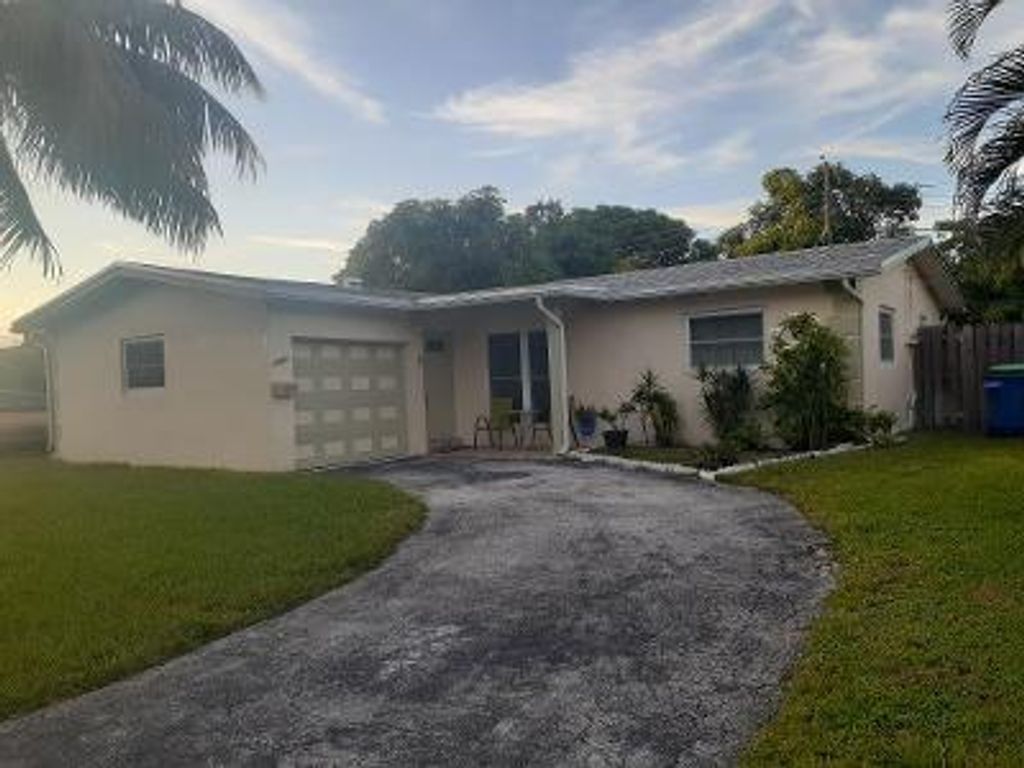7481 Sunset Strip, Sunrise, FL 33313