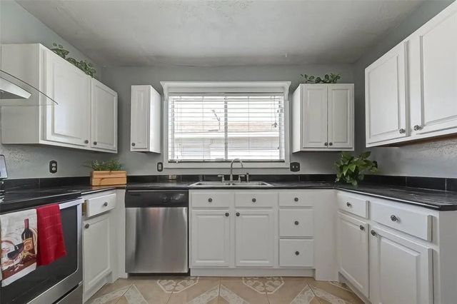 10431 Odessa Drive, Sugar Land, TX 77498