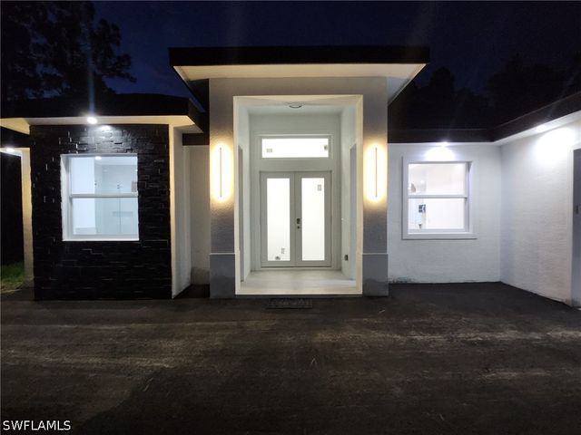 3983 33rd AVE NE, Naples, FL 34120