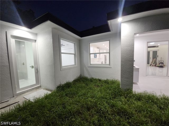 3983 33rd AVE NE, Naples, FL 34120