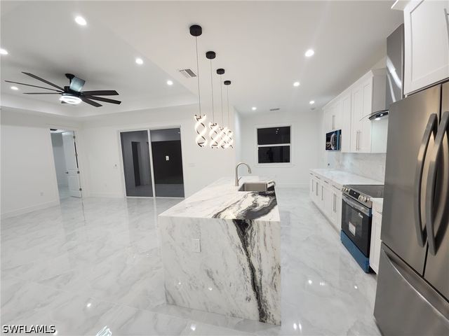 3983 33rd AVE NE, Naples, FL 34120