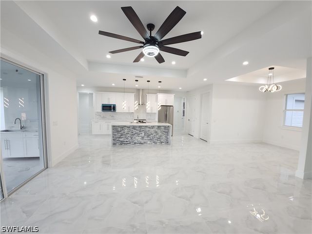 3983 33rd AVE NE, Naples, FL 34120