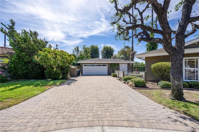 13532 Flint, Santa Ana, CA 92705
