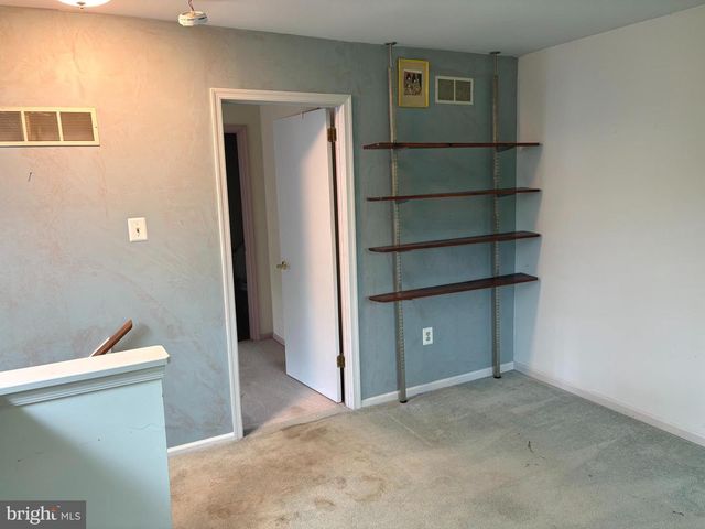 475 BROWN BRIAR CIR, Horsham, PA 19044