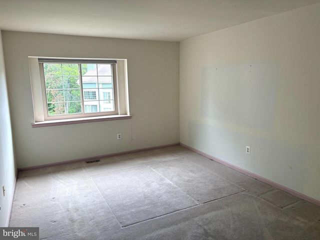 475 BROWN BRIAR CIR, Horsham, PA 19044