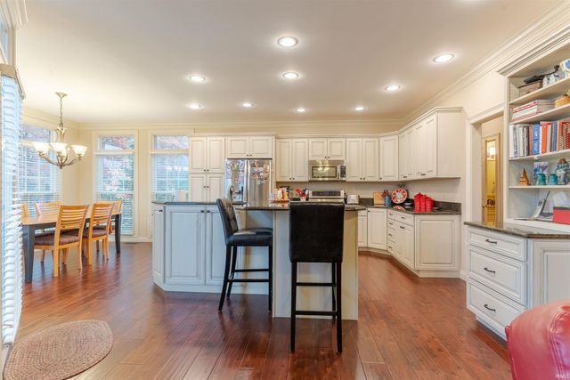 8200 Clearview Drive, Newburgh, IN 47630