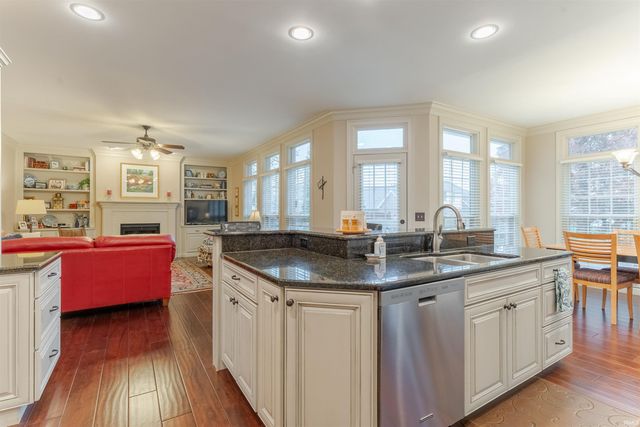 8200 Clearview Drive, Newburgh, IN 47630