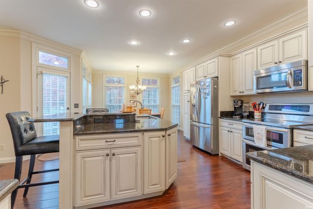 8200 Clearview Drive, Newburgh, IN 47630