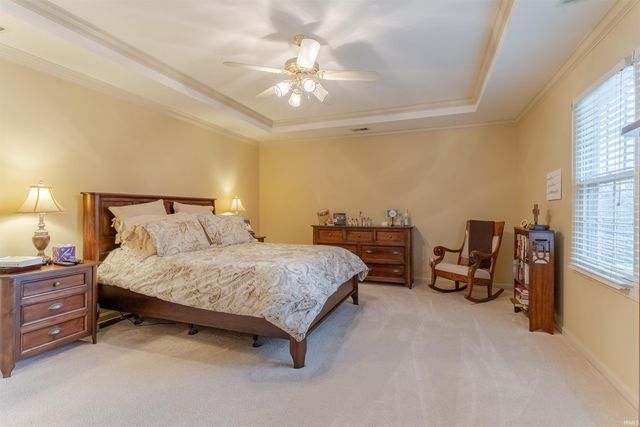 8200 Clearview Drive, Newburgh, IN 47630