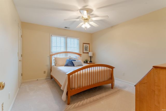 8200 Clearview Drive, Newburgh, IN 47630