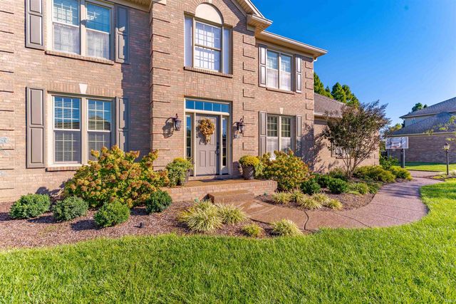 8200 Clearview Drive, Newburgh, IN 47630