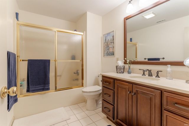 8200 Clearview Drive, Newburgh, IN 47630