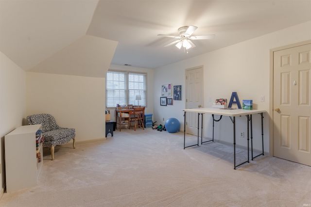 8200 Clearview Drive, Newburgh, IN 47630