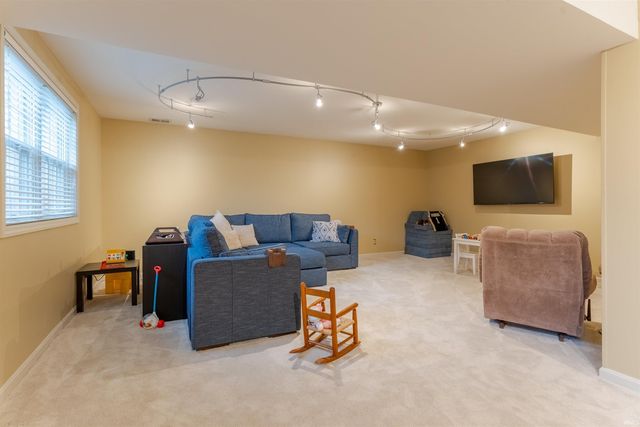 8200 Clearview Drive, Newburgh, IN 47630