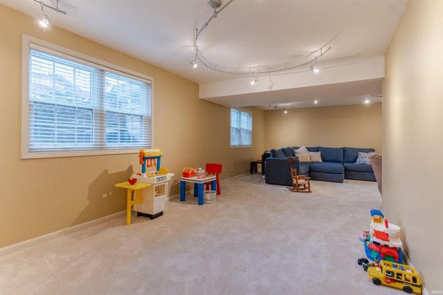 8200 Clearview Drive, Newburgh, IN 47630