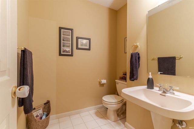 8200 Clearview Drive, Newburgh, IN 47630