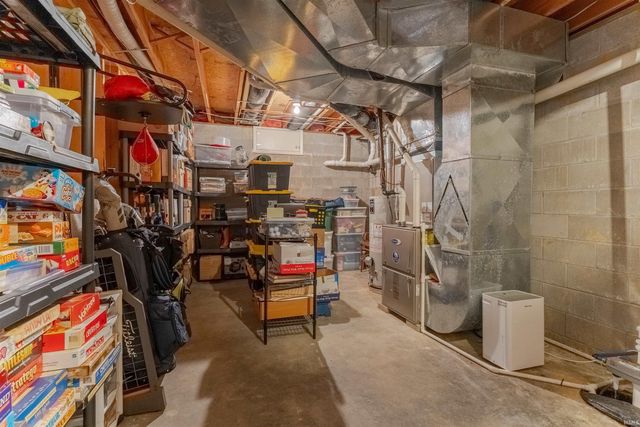 8200 Clearview Drive, Newburgh, IN 47630