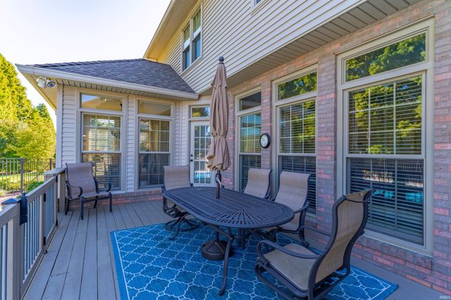 8200 Clearview Drive, Newburgh, IN 47630