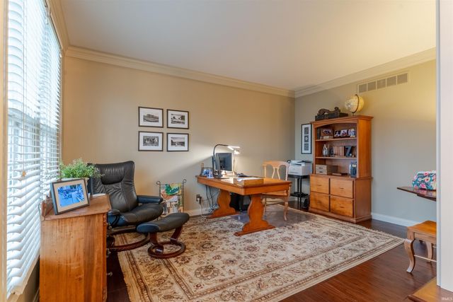 8200 Clearview Drive, Newburgh, IN 47630